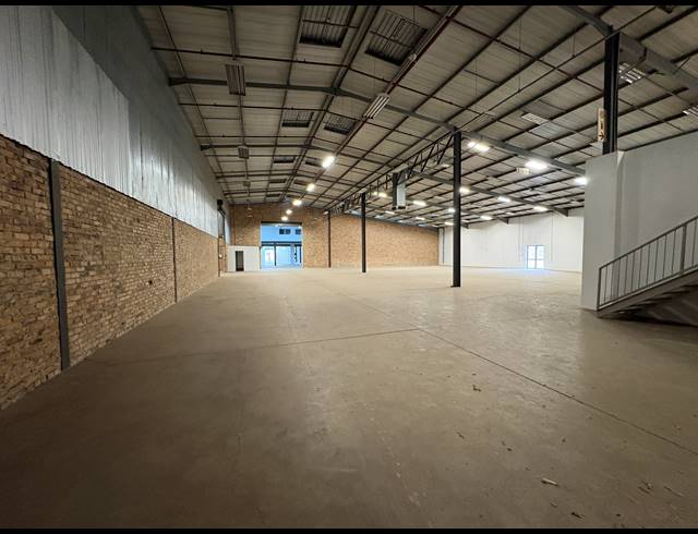 4,701M² WAREHOUSE TO LET IN KEMPTON PARK CENTRAL